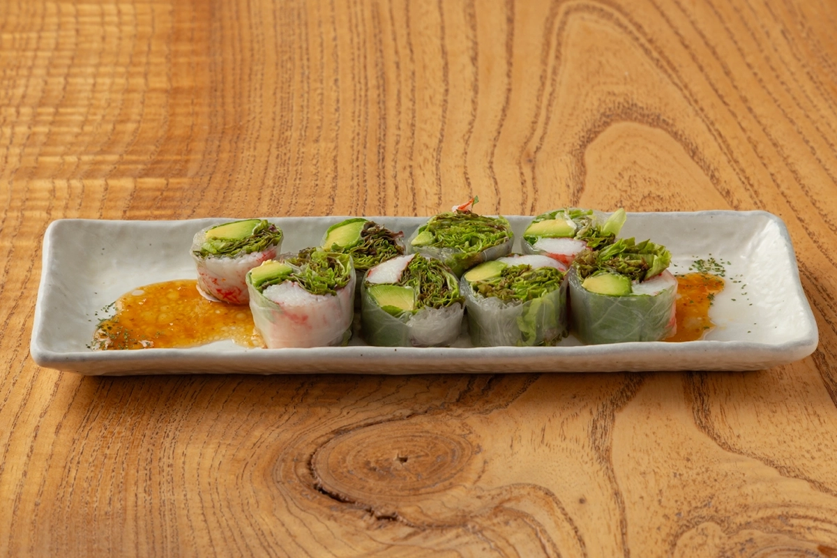 カニとアボカドの生春巻