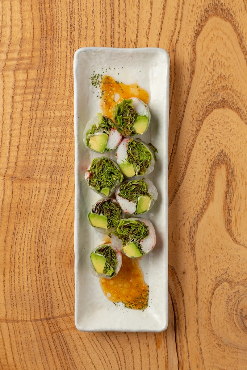 カニとアボカドの生春巻